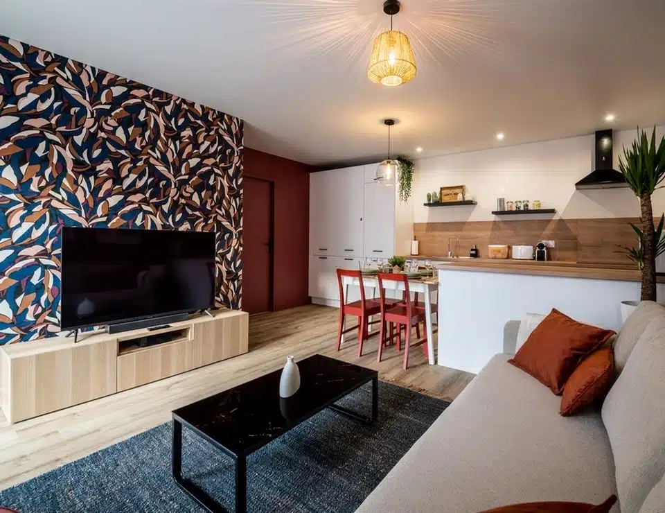 Aménagement d'un appartement destiné à la location sur Airbnb à Valence par MH DECO